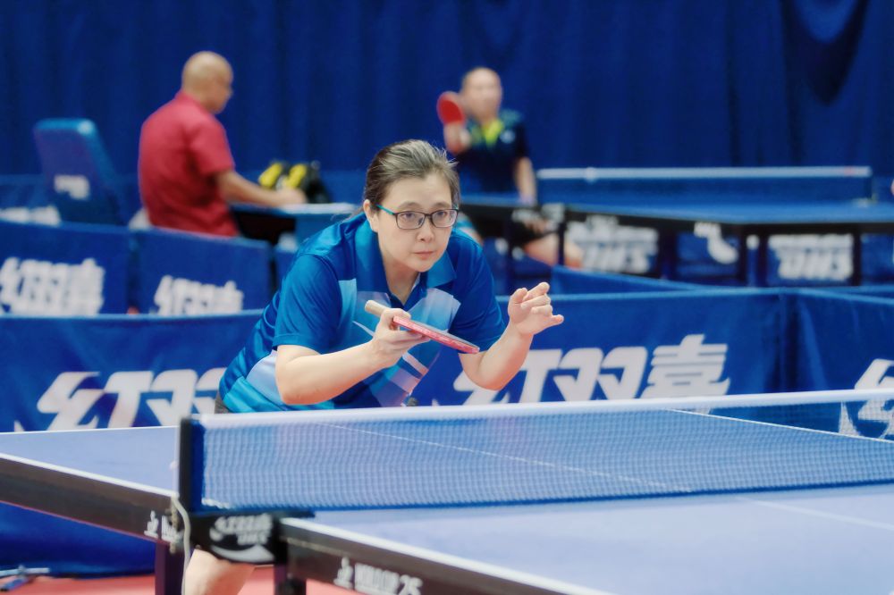 姚蘭在乒乓球比賽中.jpg