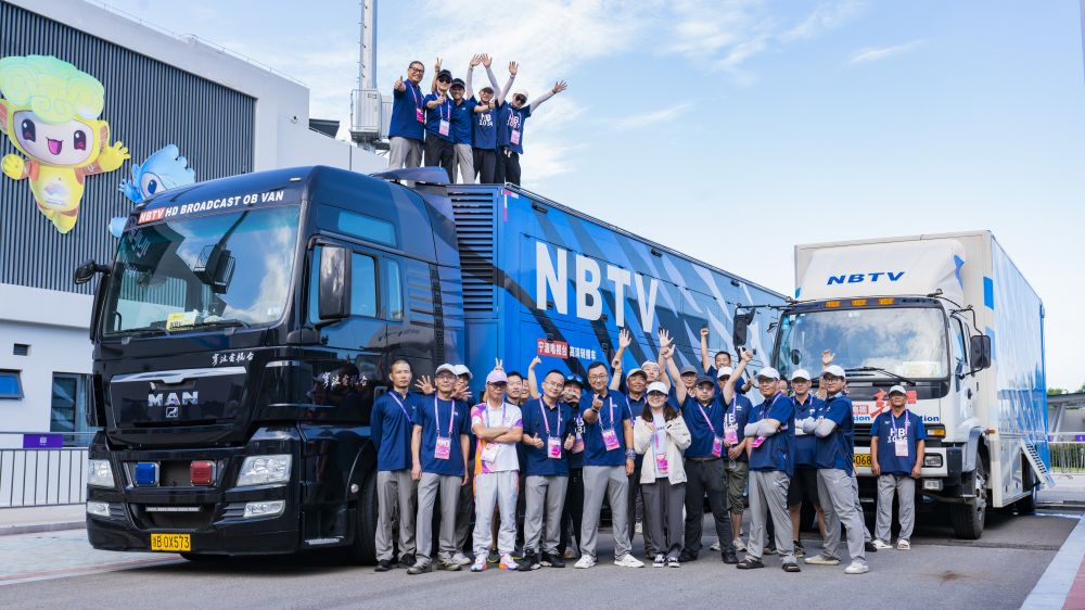 寧波廣電集團(tuán)亞運會沙排國際公用信號制作團(tuán)隊合影.jpg